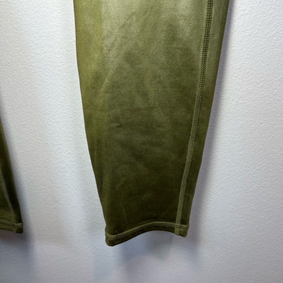 Fabletics Womens Anywhere 365+ Legging Pants Dark Moss Shine High Rise NEW Large - Picture 5 of 11